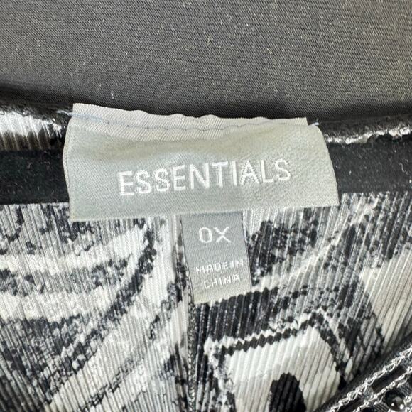 Essentials V-Neck 3/4 Sleeve Accordion Asymmetrical Hem Studded Shimmery Top OX - Picture 5 of 7